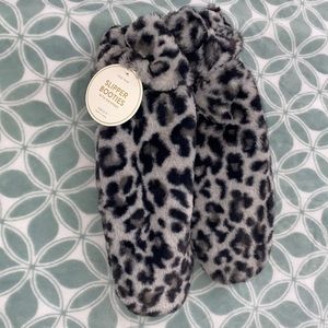 Gray Leopard Print Slipper Booties (new)